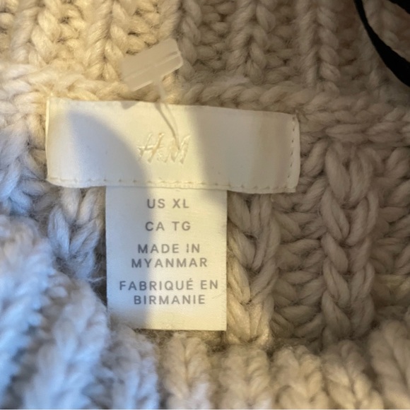 H&M women’s size XL chunky cropped sweater. - Picture 3 of 7